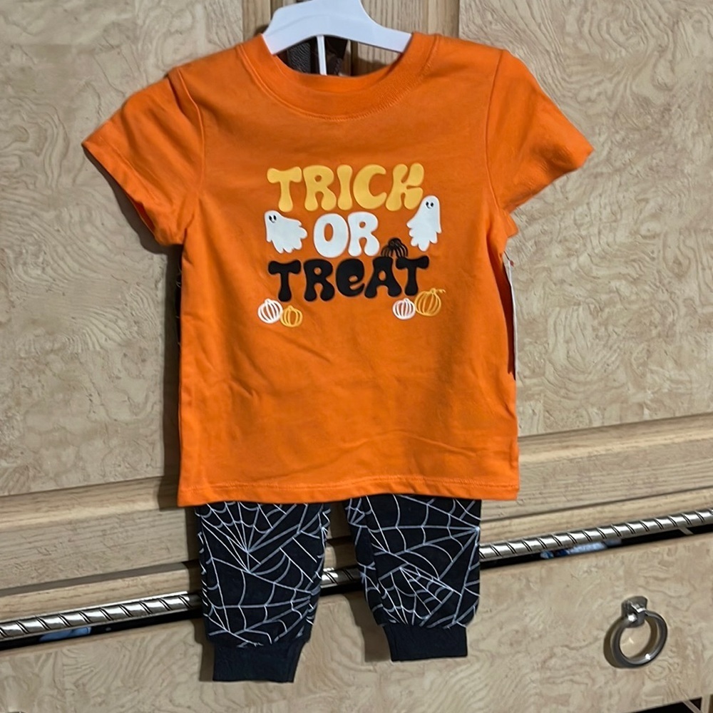NWT kid’s Halloween matching outfit